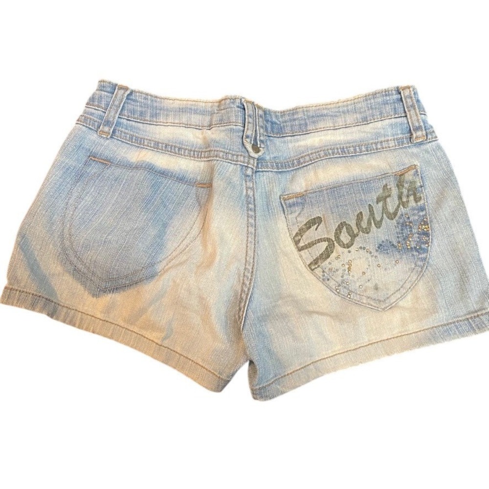 Southpole Womens‎ Light Wash Denim Shorts Heart Pockets Rhinestone Size 3 Y2K - Picture 2 of 4